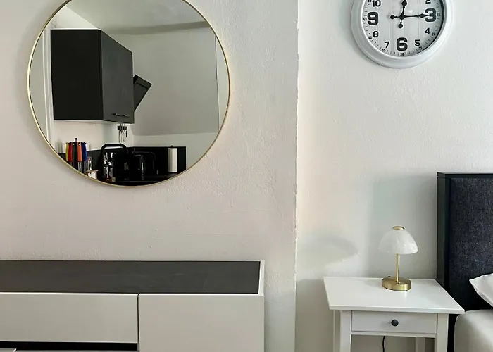 Flores Center - Easy Self-check-in * غراتس